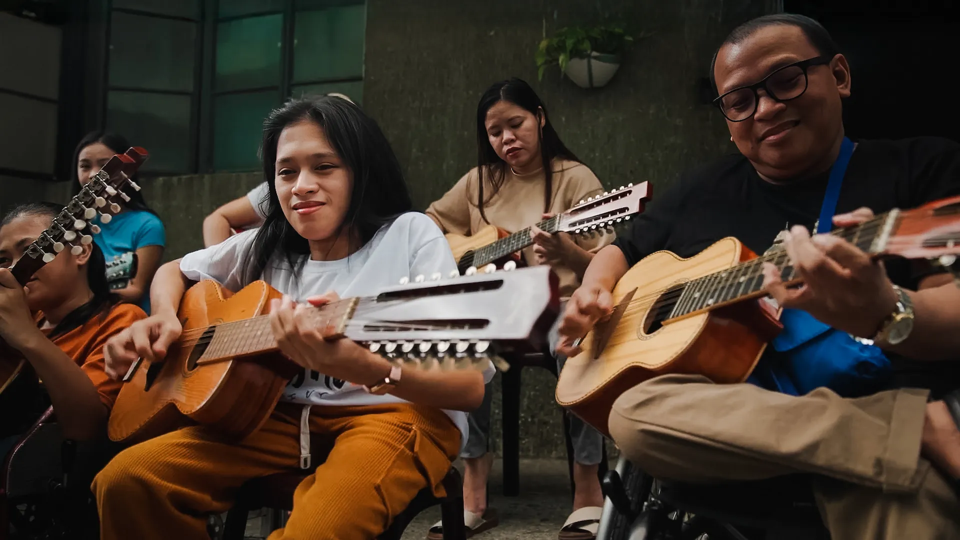 Bahay Mapagmahal Band